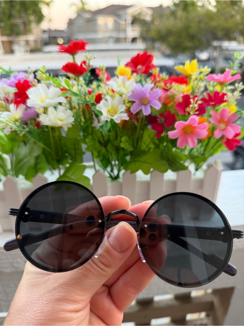 Round Black Women's Sunglasses - Classic Dark Lenses